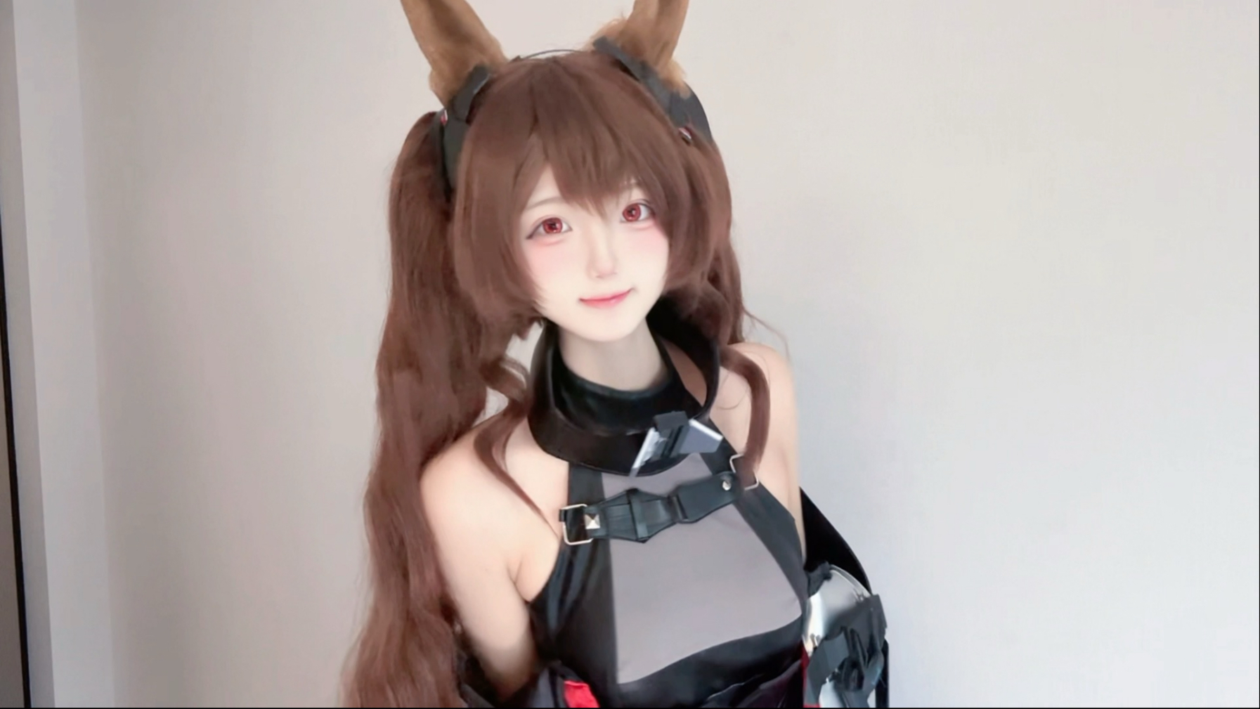 对，就是这样 把你们全骗进来拉电线