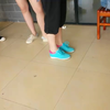 校园脱鞋体检