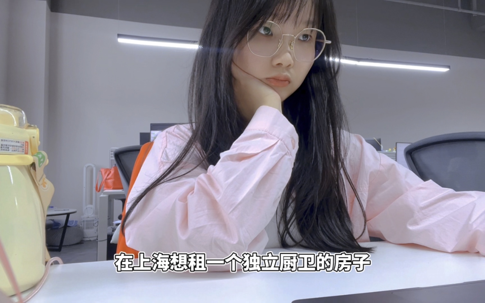 25岁普通沪漂女生，在上海一月能存多少钱？