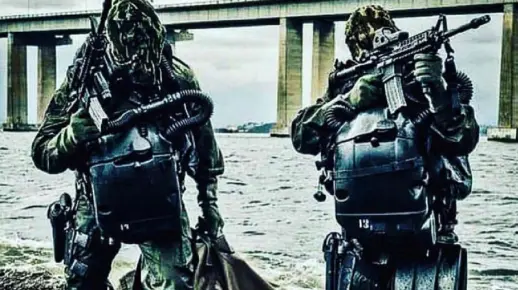 电影：特种兵丛林作战，动作干净利落，丝毫不给敌人反应时间！