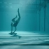 【小侠】另类逃生片《深水区》：姐妹为钻戒被困泳池，衣不遮体如何逃出生天？