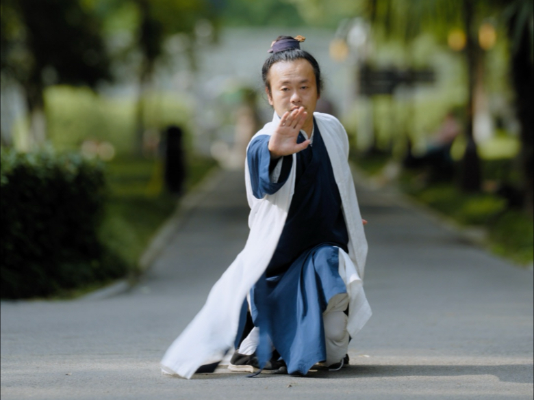 一招灵活腰腿，锻炼平衡让你健步如飞，每天十分钟，回到二十岁。