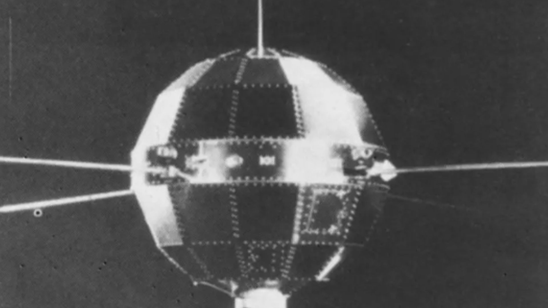 54年前的今天，东方红一号卫星发射成功！在宇宙响起《东方红》