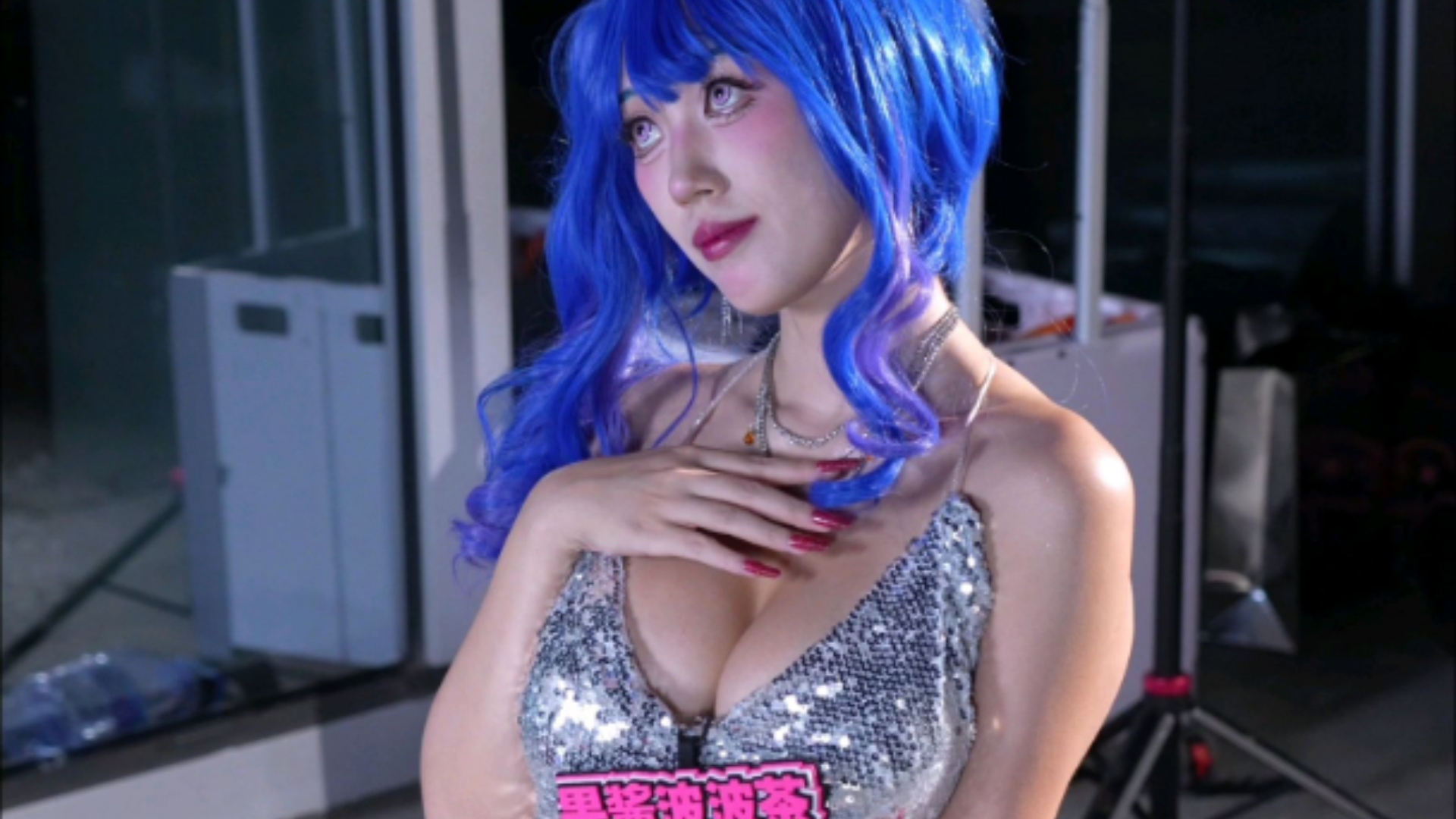 [St. Louis] - Big Eyes, Big Thunder with High Heels