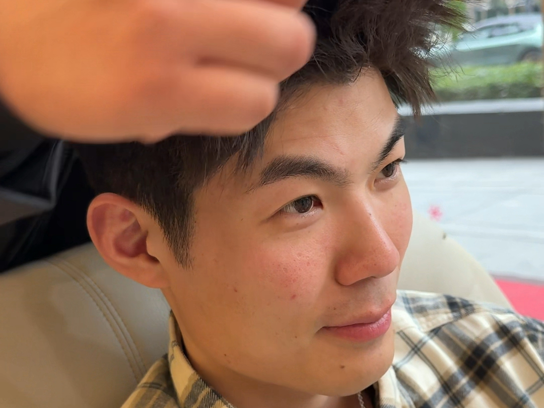 像我们做这一行有一点客人消耗是很正常的。你们不要大惊小怪的。