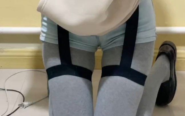 Who understands the aesthetics of thick gray?