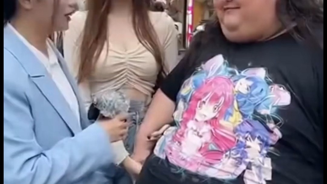 采访一个肥宅看他知不知道自己是AI