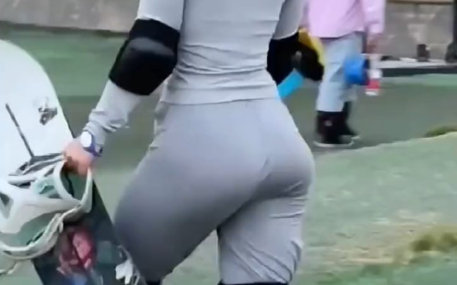 It's snowing. Anyone else wearing short sleeves?