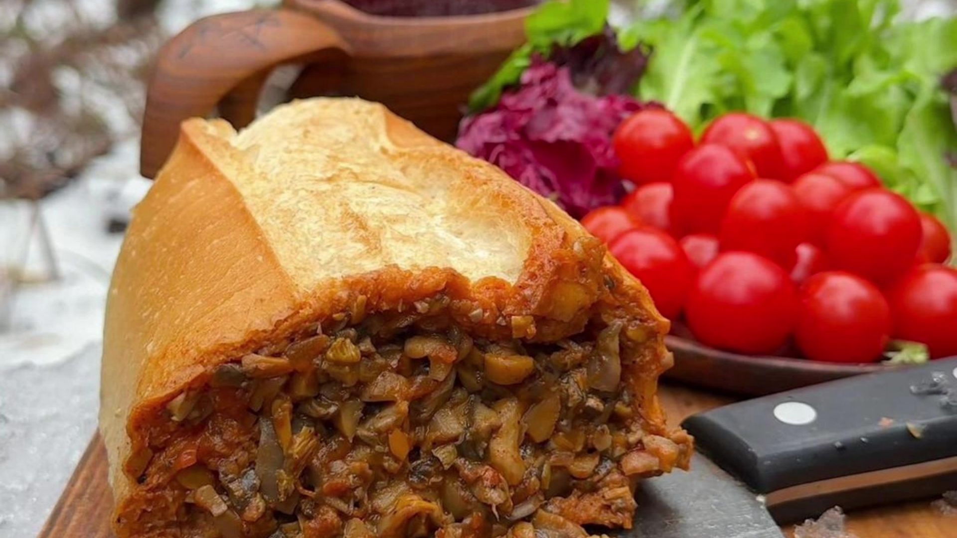 芝士烤牛腿+锡纸烤鱼+番茄蘑菇派