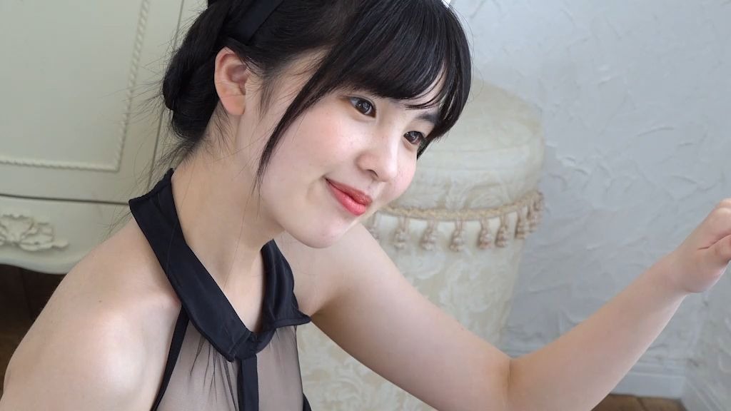 Rabbit teeth girl 眞辺あみ最美兔女郎登场