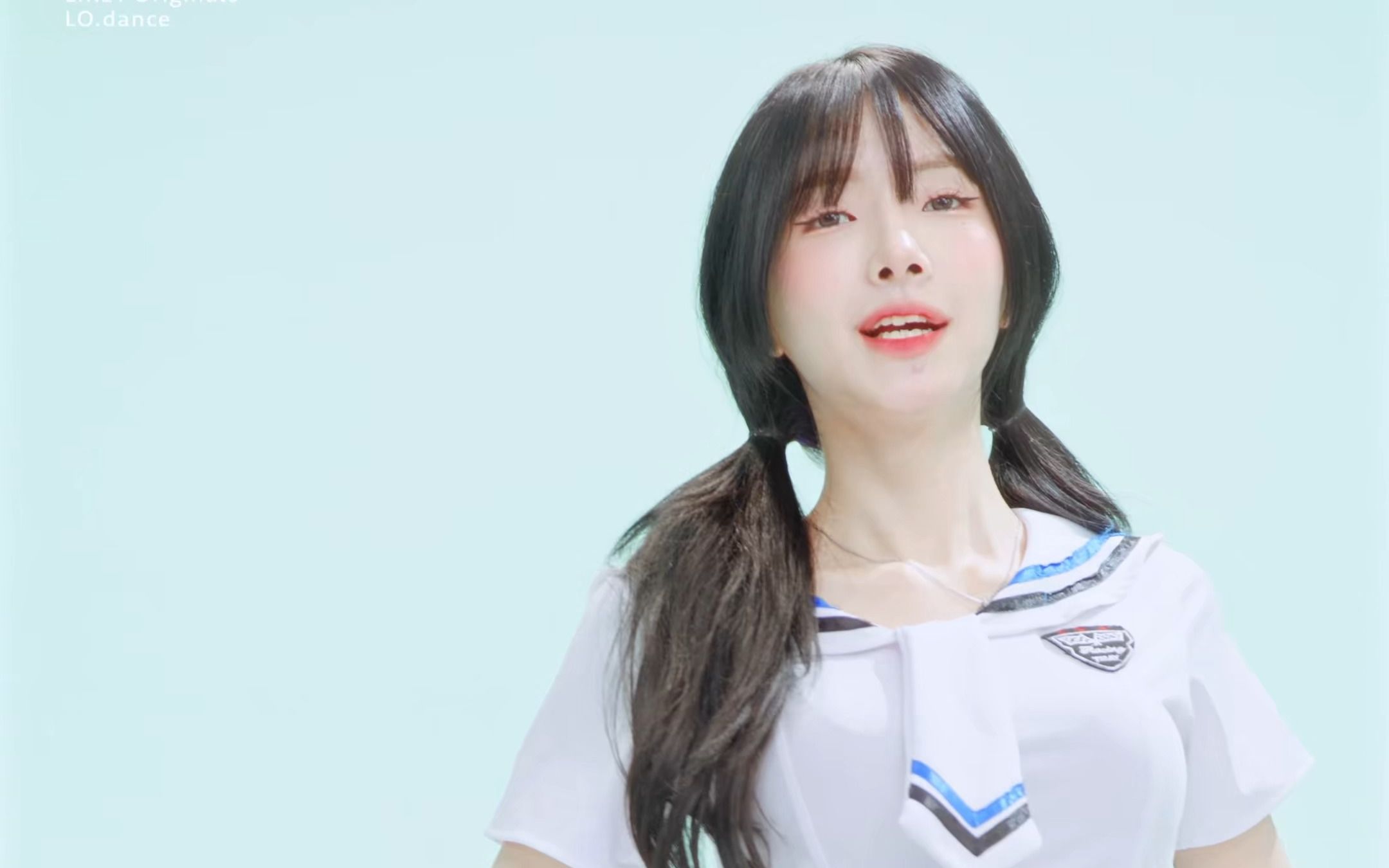 Seo Young, Twinkle Twinkle, student uniforms