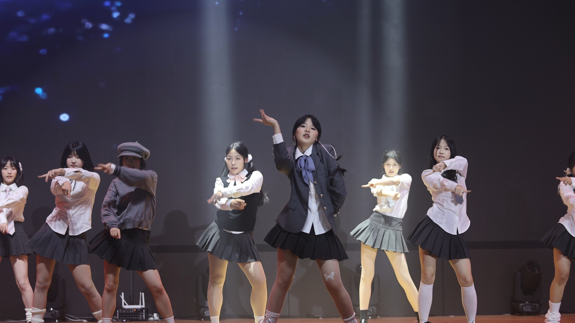 绍兴市阳明中学2026年元旦文艺汇演（二十四）《再次重逢的世界》