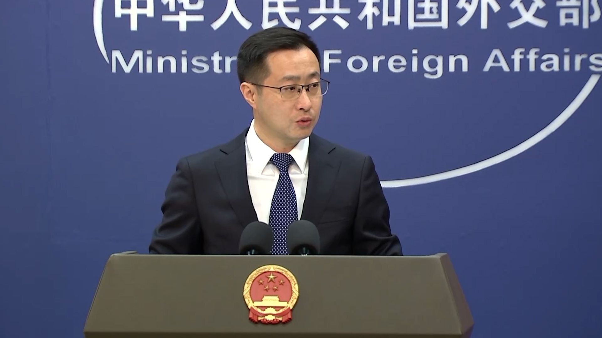 高市早苗图谋将日本自卫队“入宪”，外交部回应