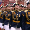 俄罗斯红场阅兵，女兵上场后，惊艳全场，颜值气质满分