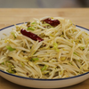 大厨教你“炝炒豆芽”的家常做法，简单几步，鲜香美味又下饭