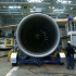 惊人的飞机装配和现代技术涡轮发动机生产