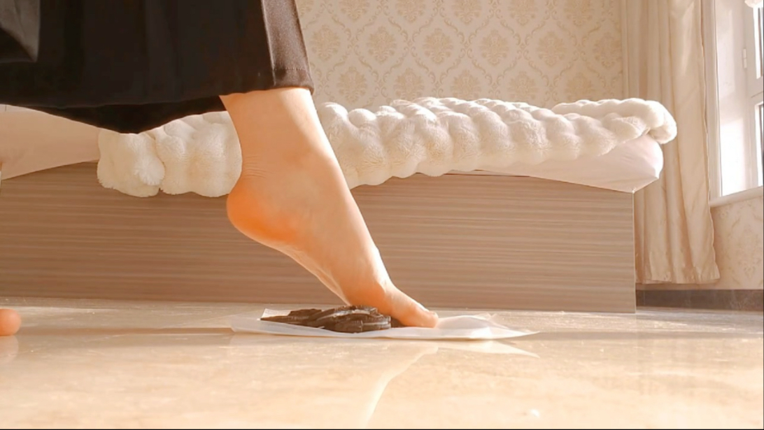 声控助眠【踩碎饼干模型】