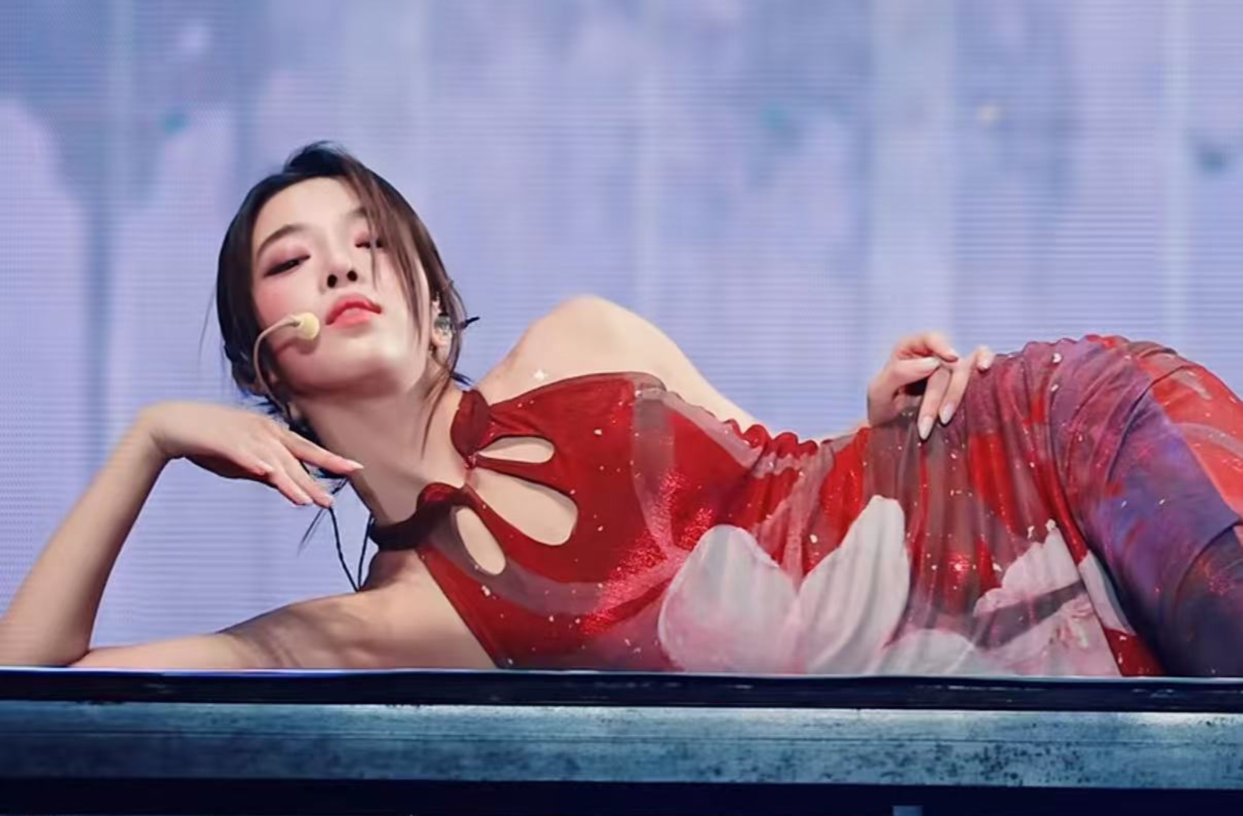 蛇塑女爱豆摇身一变成了白娘子？！