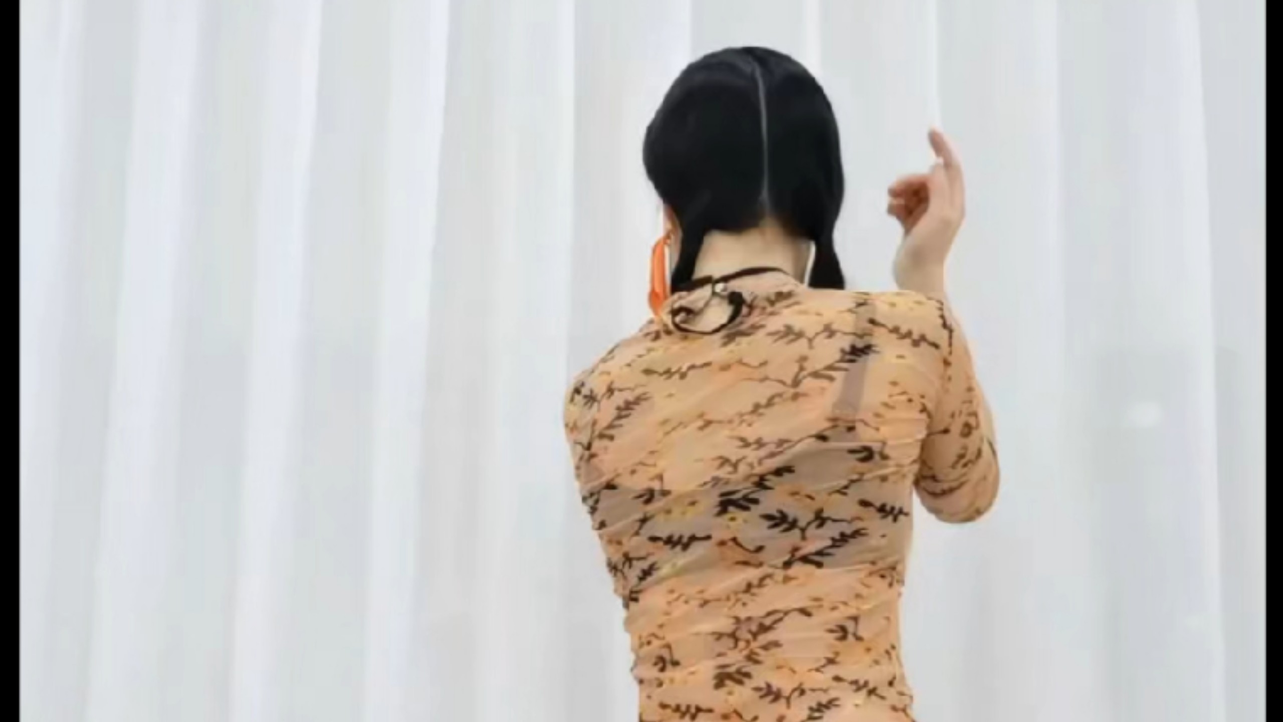 芊芊广场舞《拉萨夜雨》