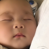 妈妈抱着好舒服啊 我都要睡着了