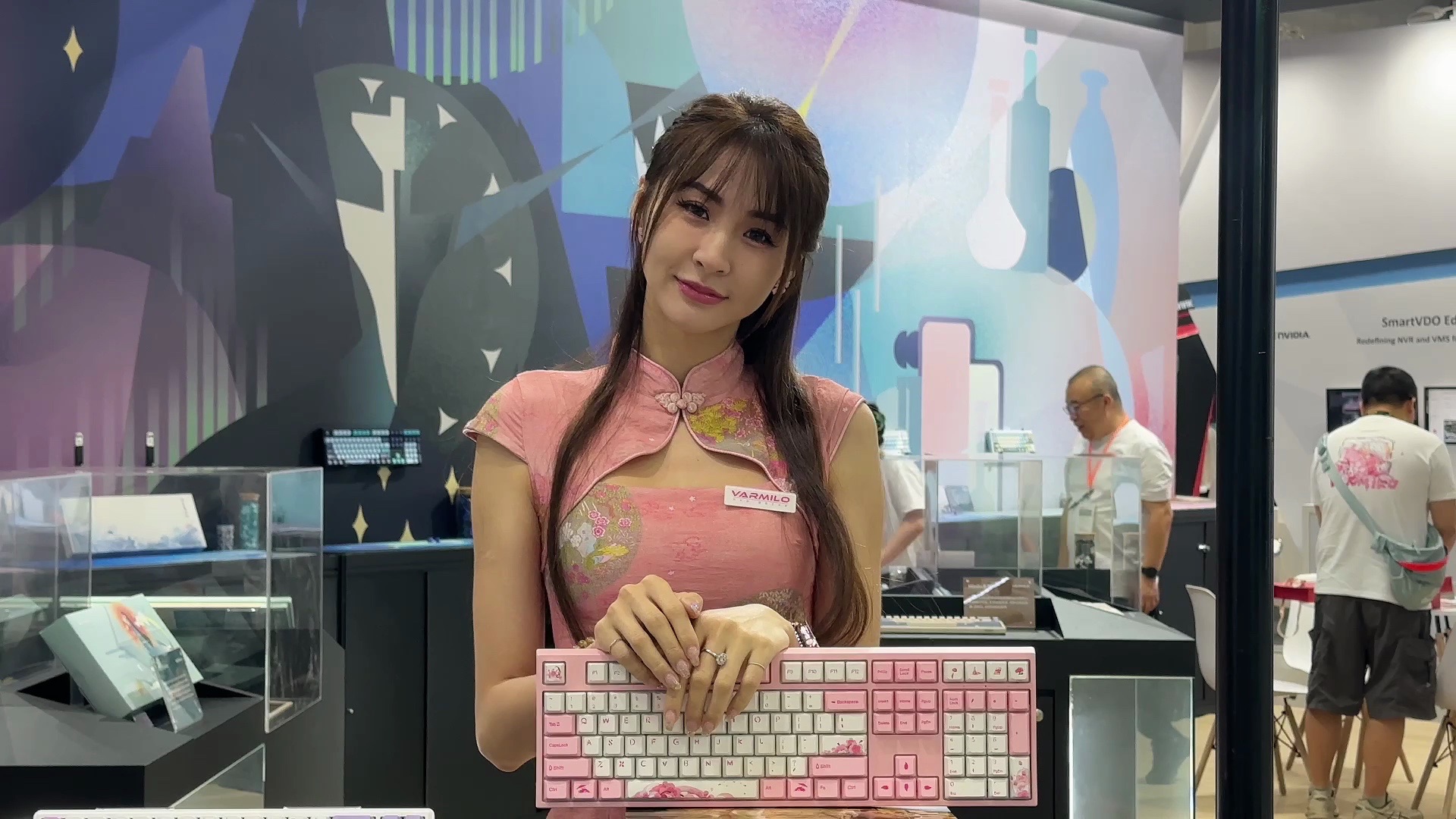 COMPUTEX 2024 ShowGirl合集：各家台妹一次看完