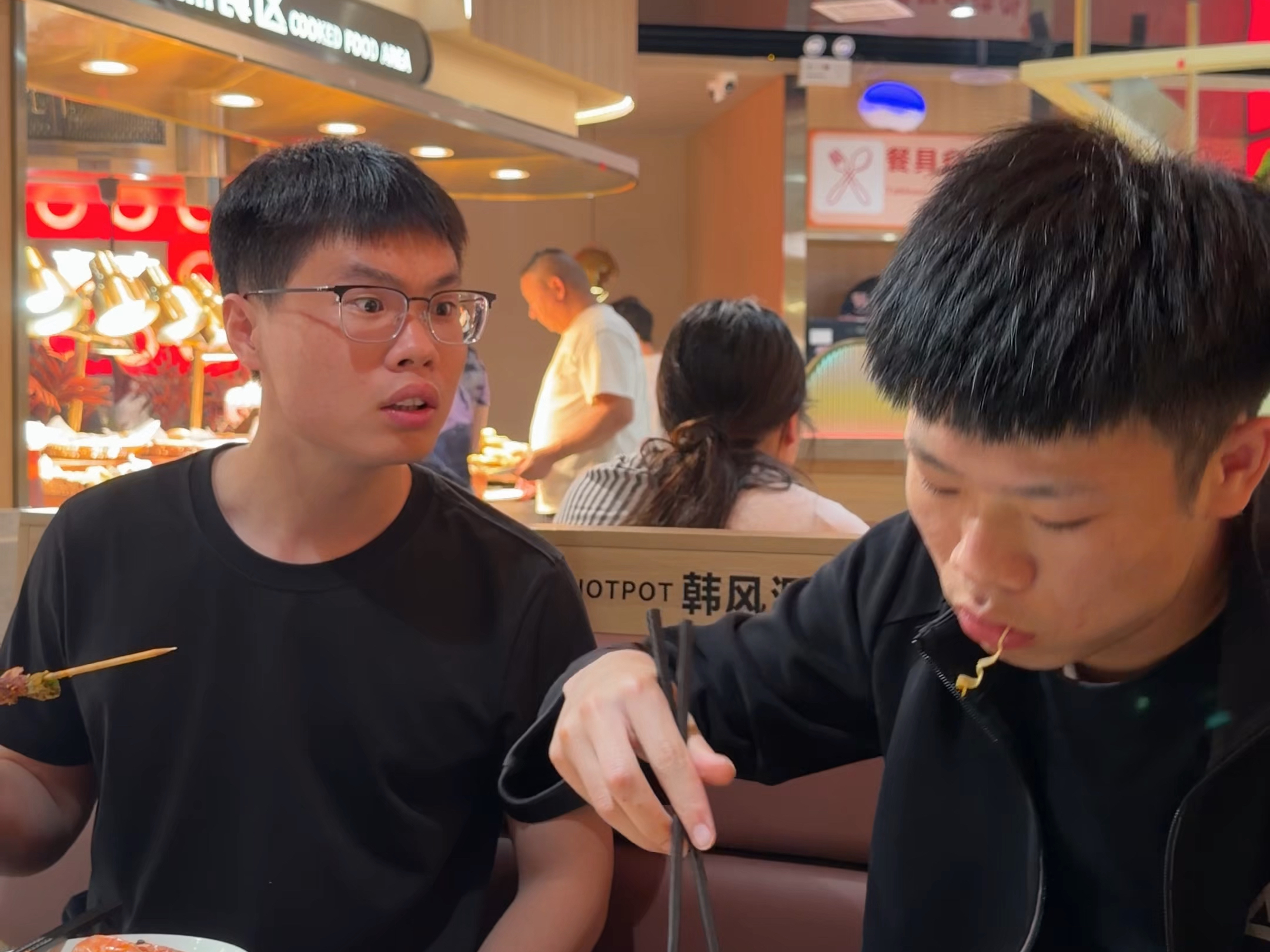 刘关张都得散伙#