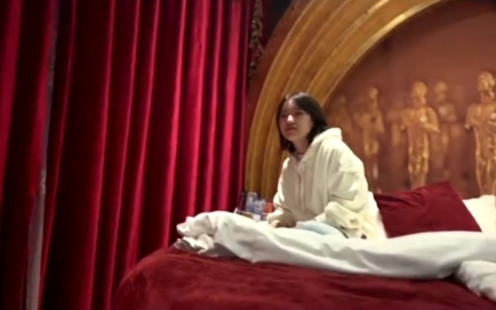 My girlfriend twisted her foot practicing ballet.