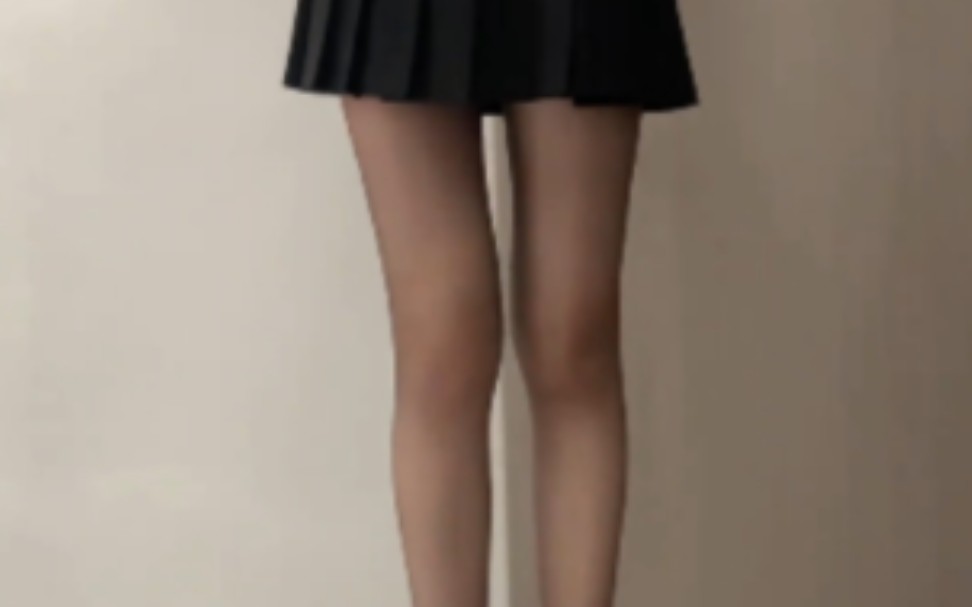 Does jk look good with black silk or flesh color