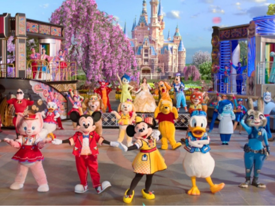 【宇诺的日常VLOG】迪士尼彩色庆典：街头派对