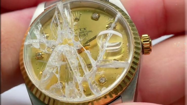 老外带祖传的劳力士到中国“求医”，结果惊了
