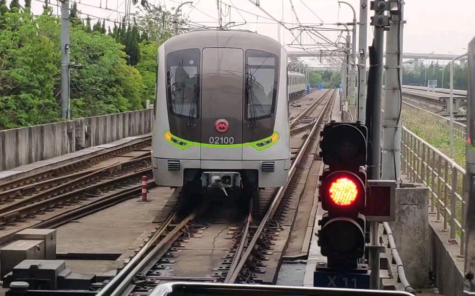 上海地铁2号线02a05型列车绿灯侠02100号车浦东国际机场站出站折返