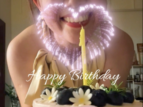 姐姐今天过生日啦，请恭喜世上又多了一名独立自强38岁好公民！