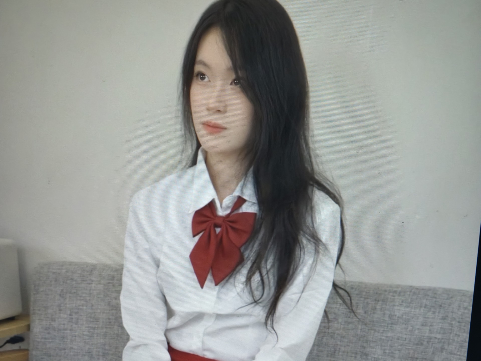 校花小艺jk白丝写真花絮完整版。