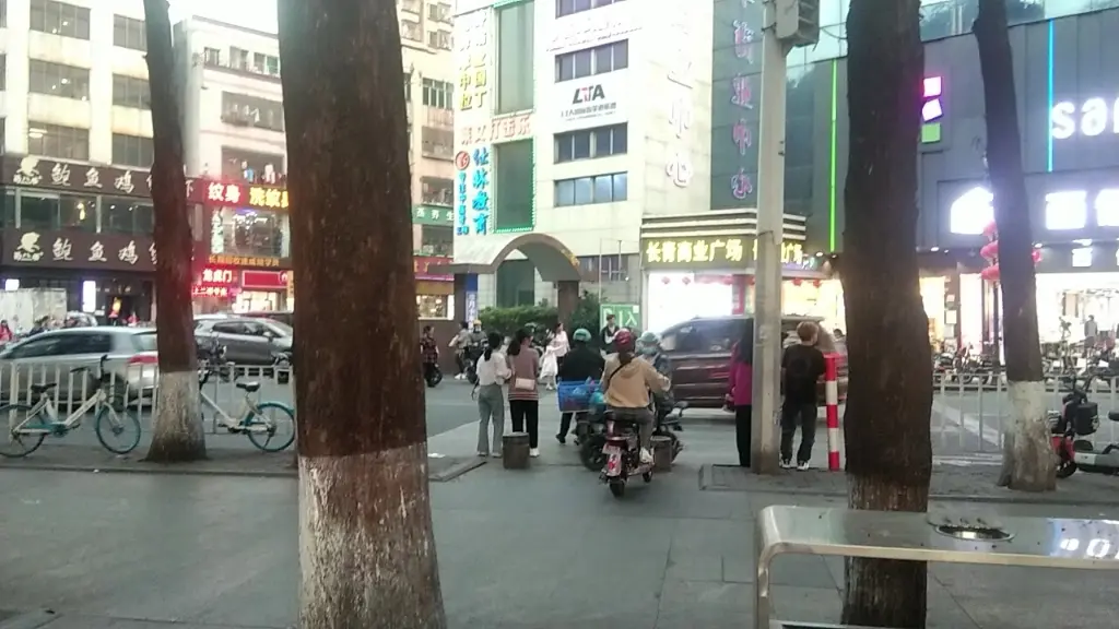 东莞长安长青路，看一下什么样子