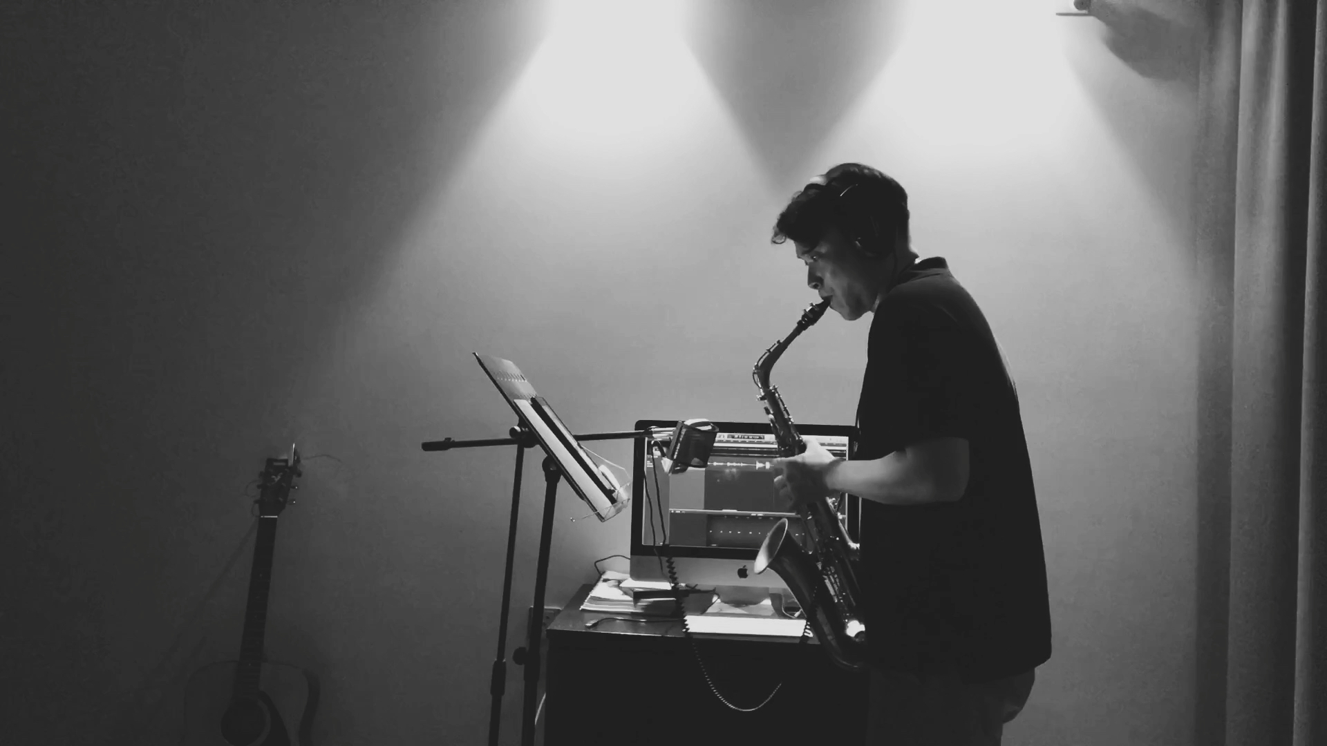 bluebossa玩爵士就是给你一段旋律可以吹一天都不带重复不带停的那种