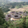 福建南靖土楼，俗称“四菜一汤”的土楼，建筑风格别具特色