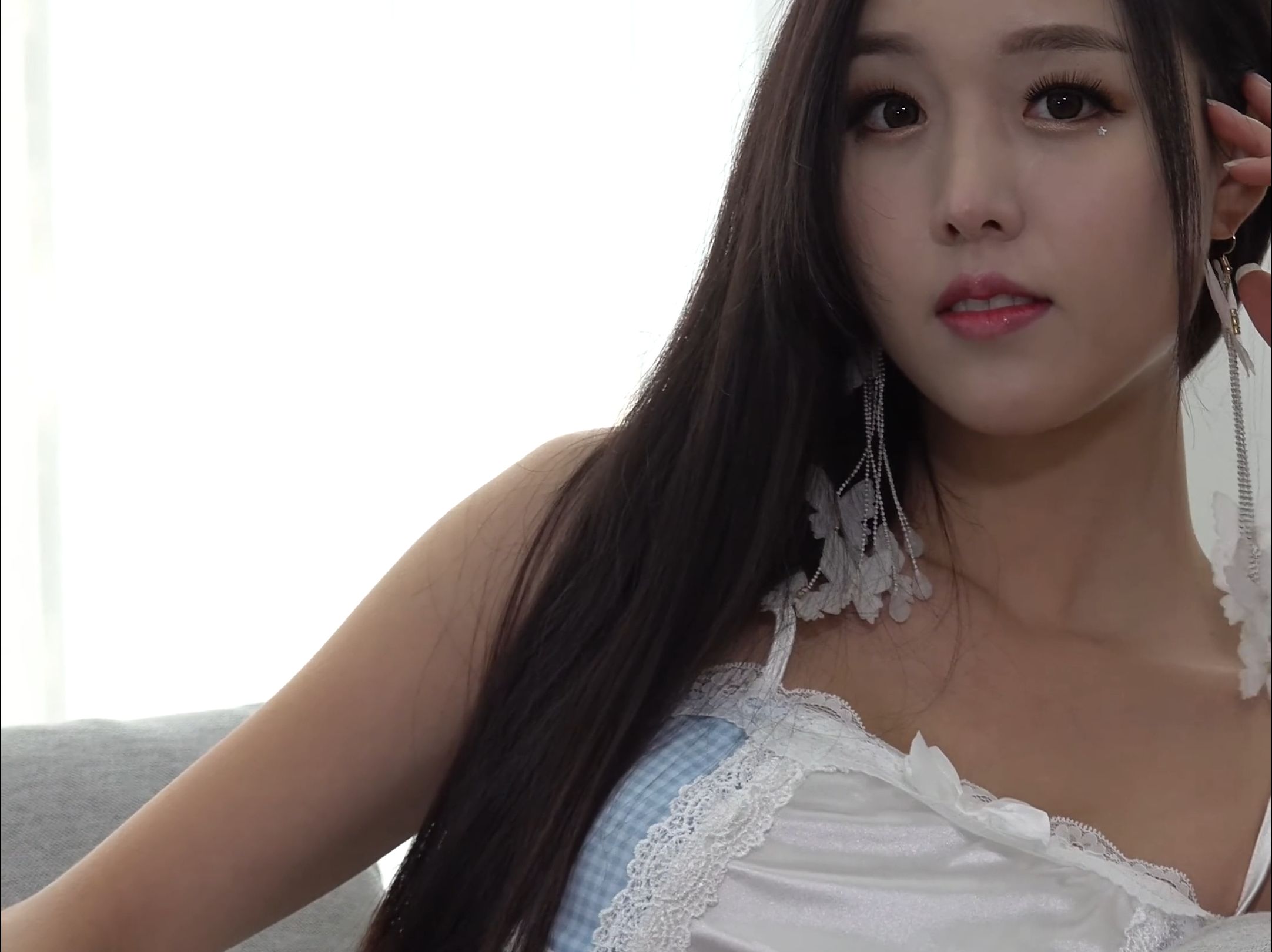 Miss Kim gaon's lace pajama outfit