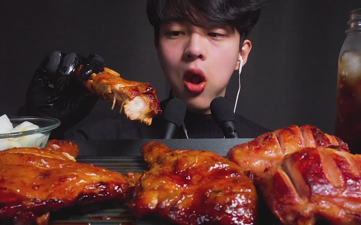 男神Chan Sori As韩国帅气可爱吃播小哥哥BBQ牙买加烤鸡肉vs烟熏鸡肉