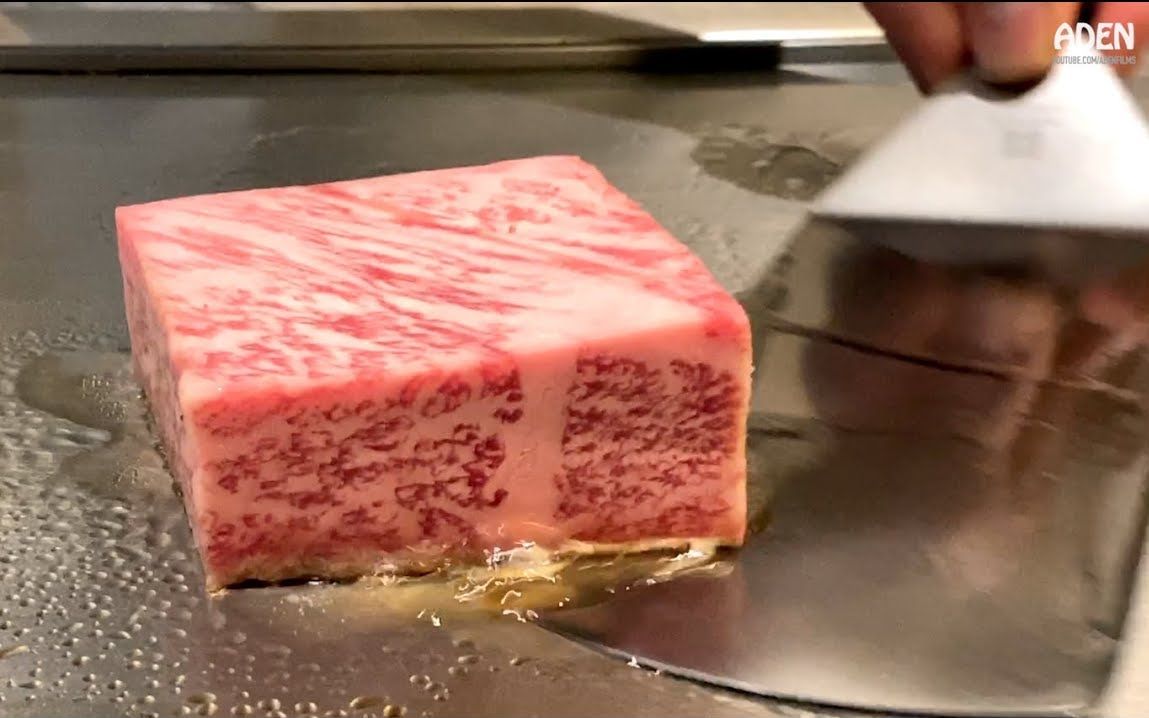 【油管美食】日本高松铁板烧 吃世界上最稀有的牛排→橄榄和牛