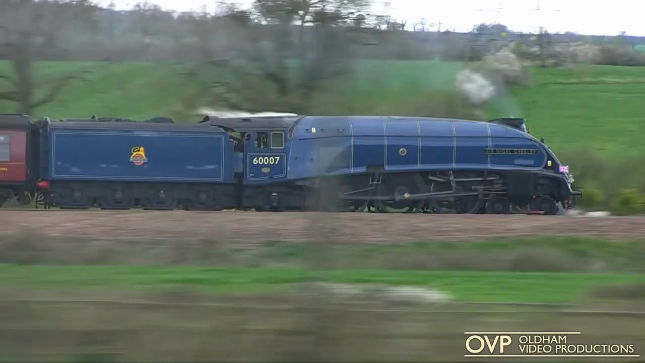 英国高速蒸汽火车高速行驶