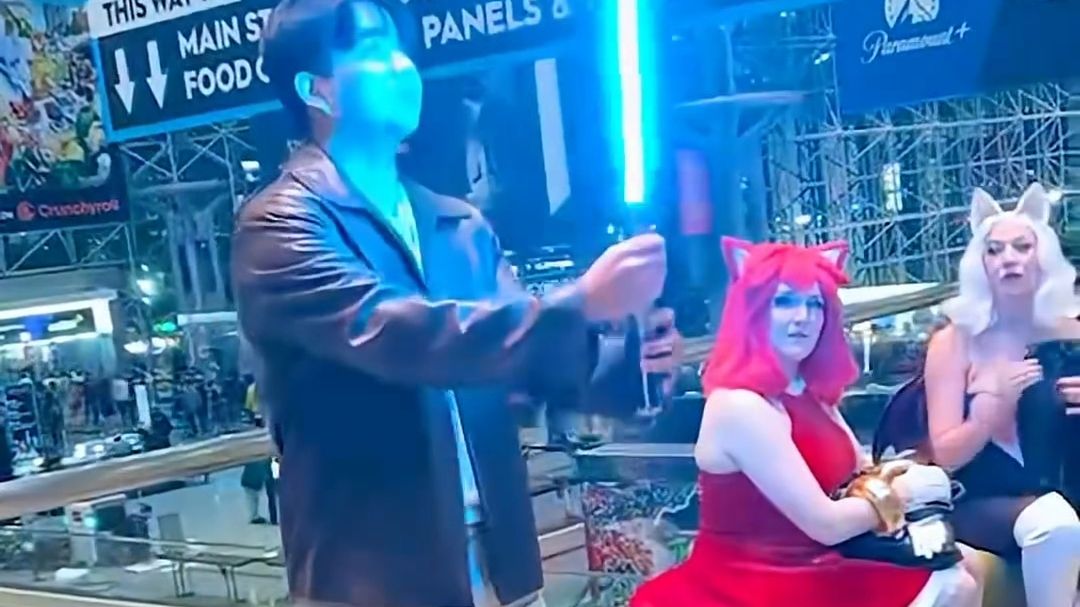 当你在漫展上展示秘密武器是一个什么体验？ | wuhu动画人空间的精彩视频 - coser家，cosplay爱好者，二次元聚集地，动漫文化，新番资讯，ACG，Coser展示-coser家，cosplay爱好者，二次元聚集地，动漫文化，新番资讯，ACG，Coser展示