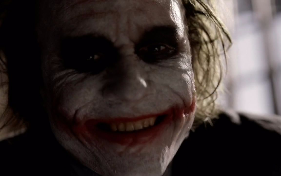 《蝙蝠侠黑暗骑士》希斯莱杰-最癫狂的小丑出场