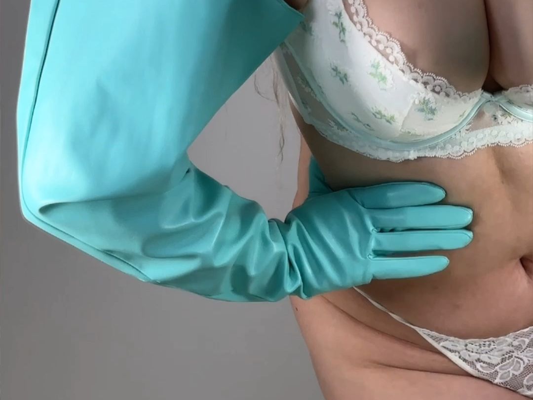 lldllnt.taobao.com #fashion gloves #fashion #wearing #accessories #gloves #leather gloves #patent leather gloves #sun gloves #dress gloves