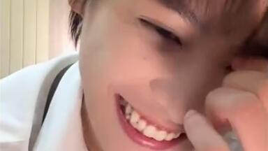 梓渝<em class="keyword">直播</em>提到田栩宁好害羞/找小醋包玩/夹子音唱剧op/提了好多遍刺激……