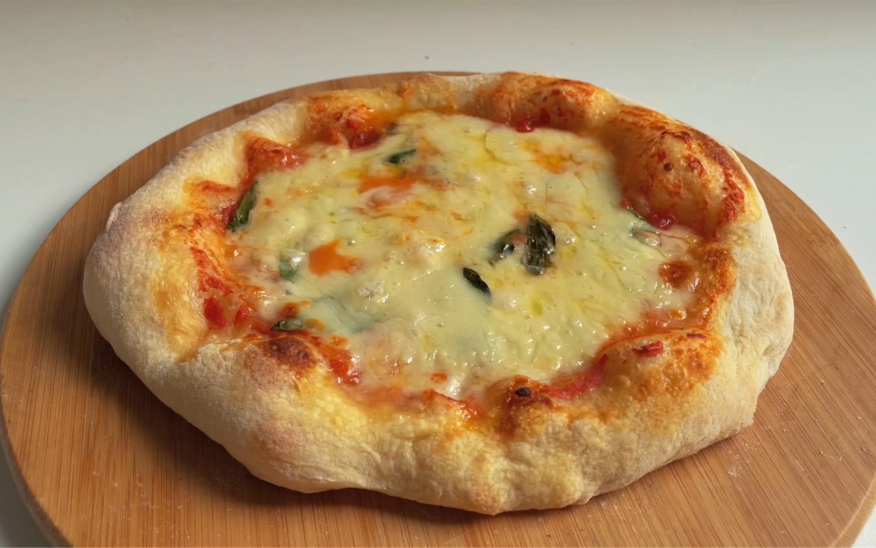 【保姆级教程】小白在家怎么做出好吃的玛格丽特披萨？