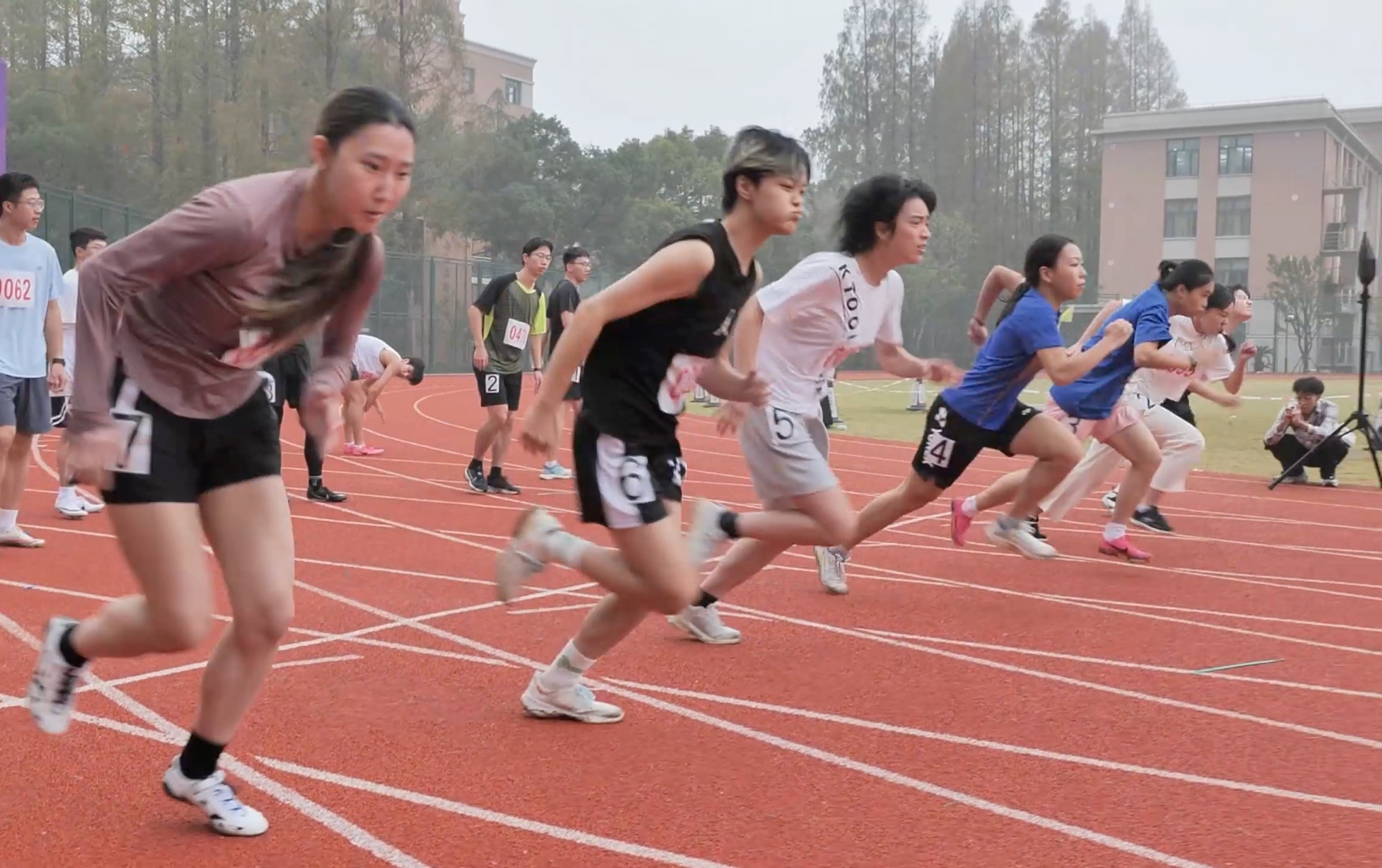超燃！！！全景回顾上海理工大学2024年体育文化节暨田径运动会！