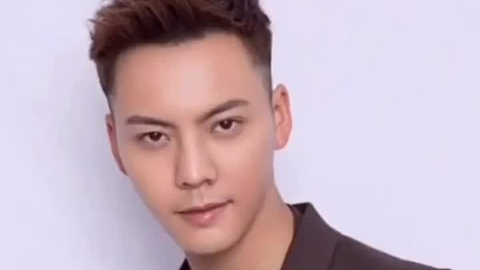 狼尾发型男士中长发 384d51b51a62e6c1b909a62eabd0b8f9579f2d0a.png@480w_270h_1c