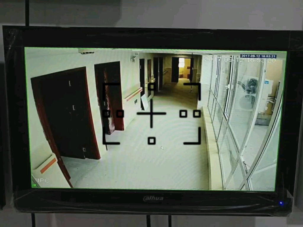 上海某小区和养老院视频监控摄像头安装工程，监控安装荣珲智能科技专业靠谱
