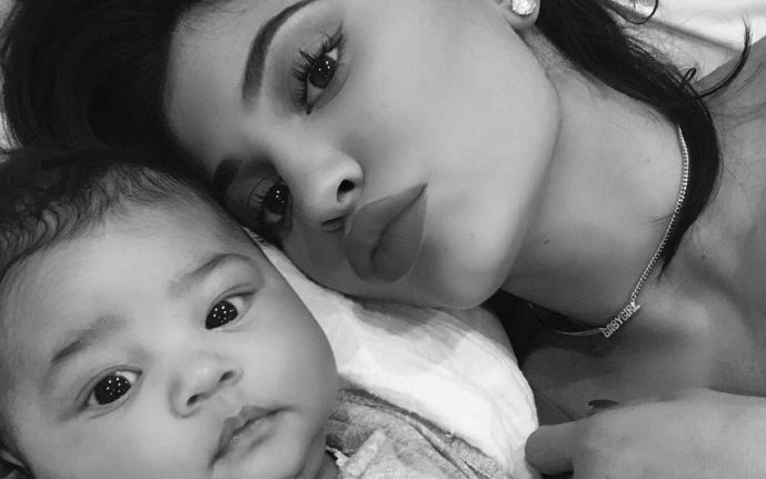 kyliejenner孩子,kyliejenner凯莉 温馨一家人kyliejennertravis宝宝stormi