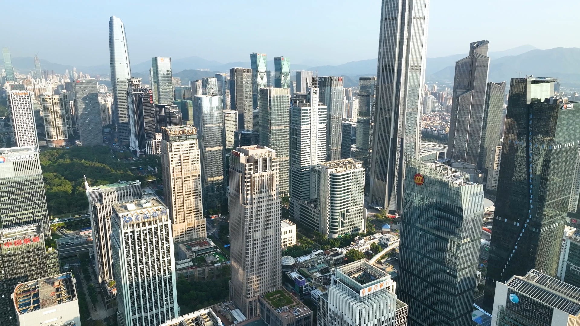 深圳福田CBD密集写字楼集群航拍4K